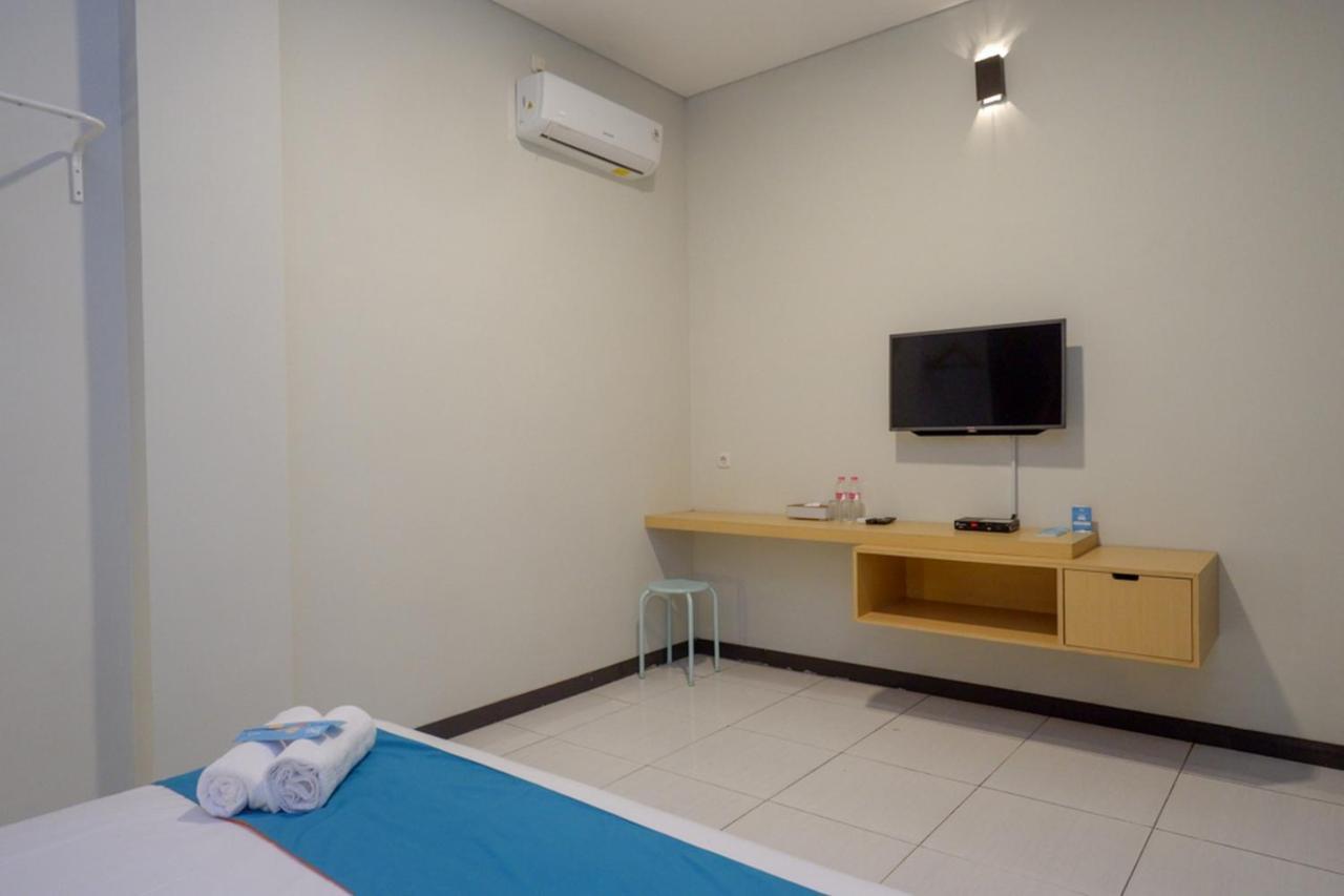 Sans Hotel Good Wish Semarang Jomblang Экстерьер фото