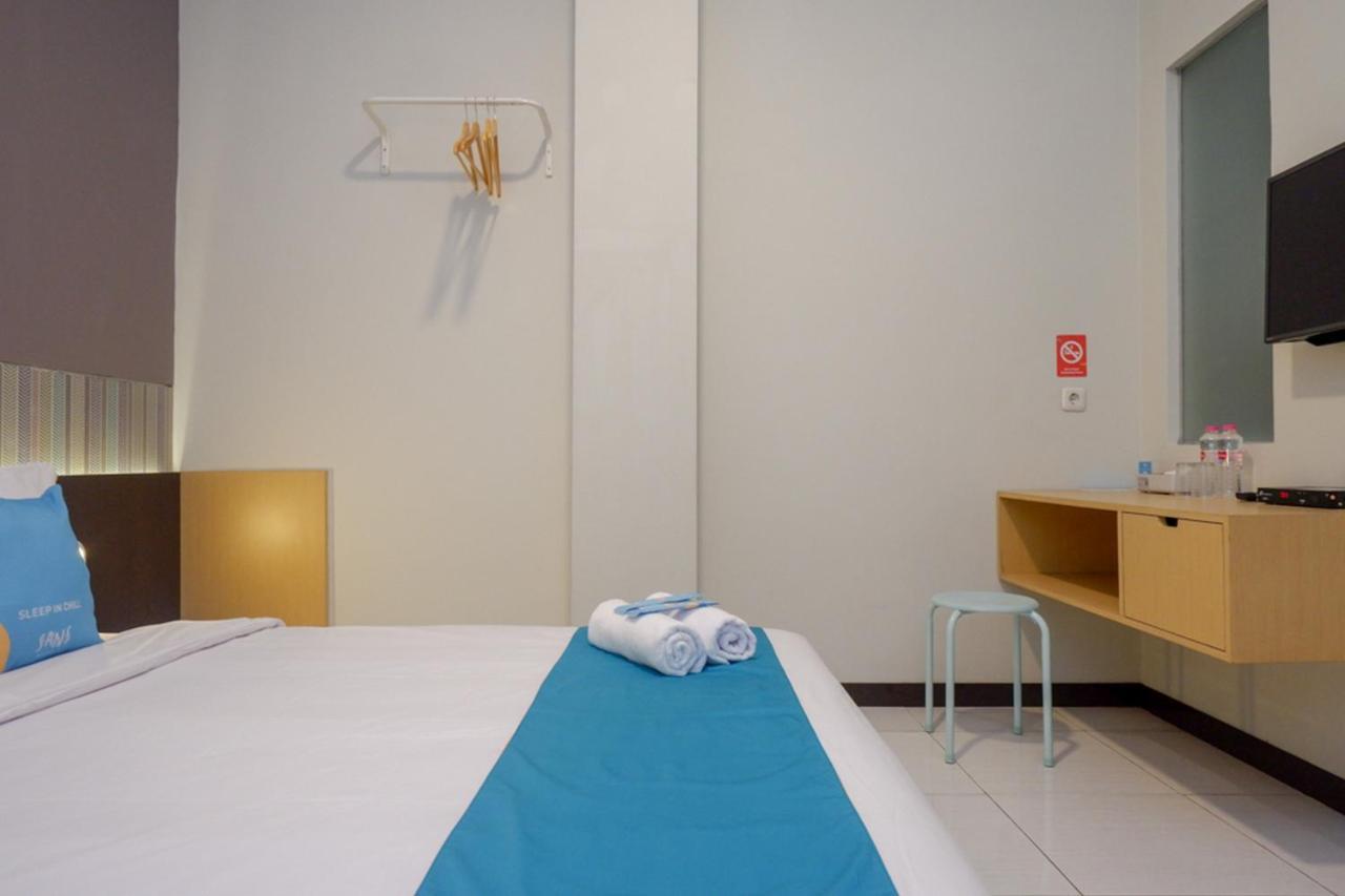 Sans Hotel Good Wish Semarang Jomblang Экстерьер фото