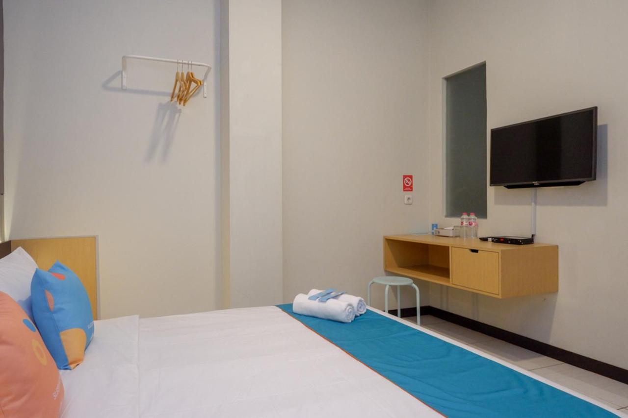 Sans Hotel Good Wish Semarang Jomblang Экстерьер фото