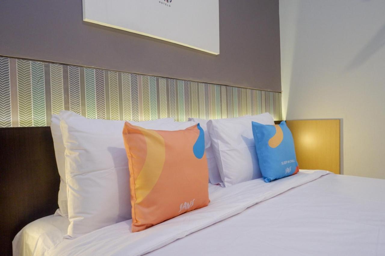 Sans Hotel Good Wish Semarang Jomblang Экстерьер фото