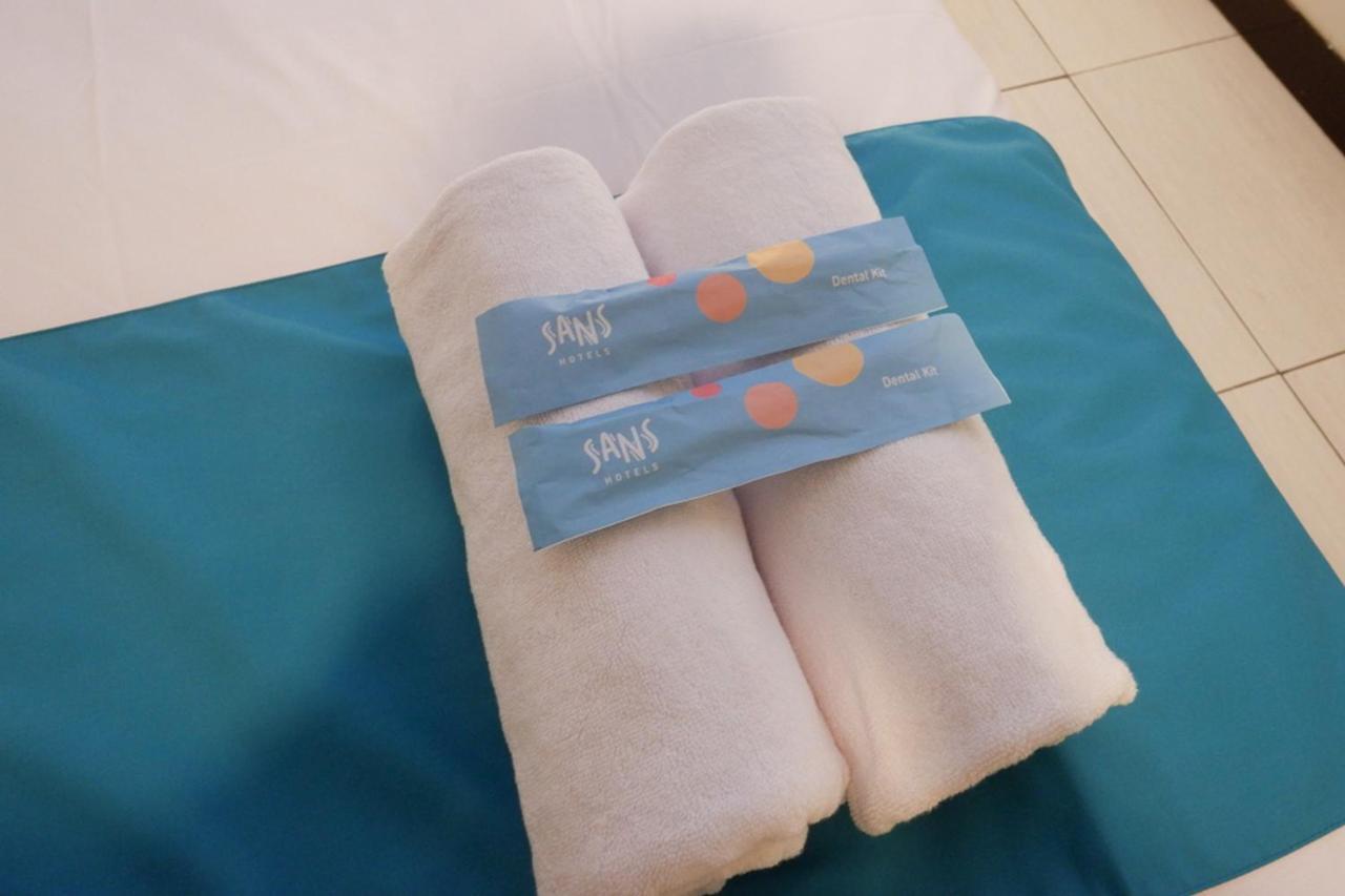 Sans Hotel Good Wish Semarang Jomblang Экстерьер фото