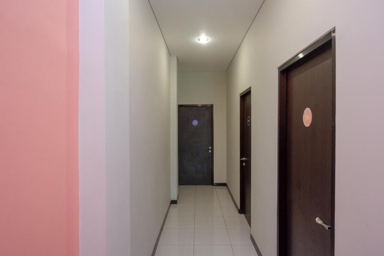 Sans Hotel Good Wish Semarang Jomblang Экстерьер фото
